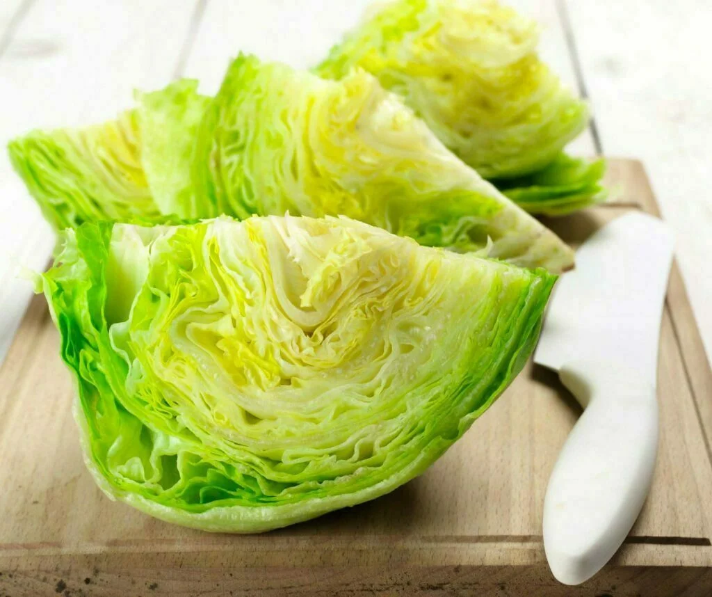 Iceberg lettuce pieces